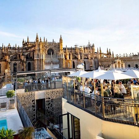 Eme Catedral Mercer Hotel Sevilla Exteriör bild The roof terrace of the hotel