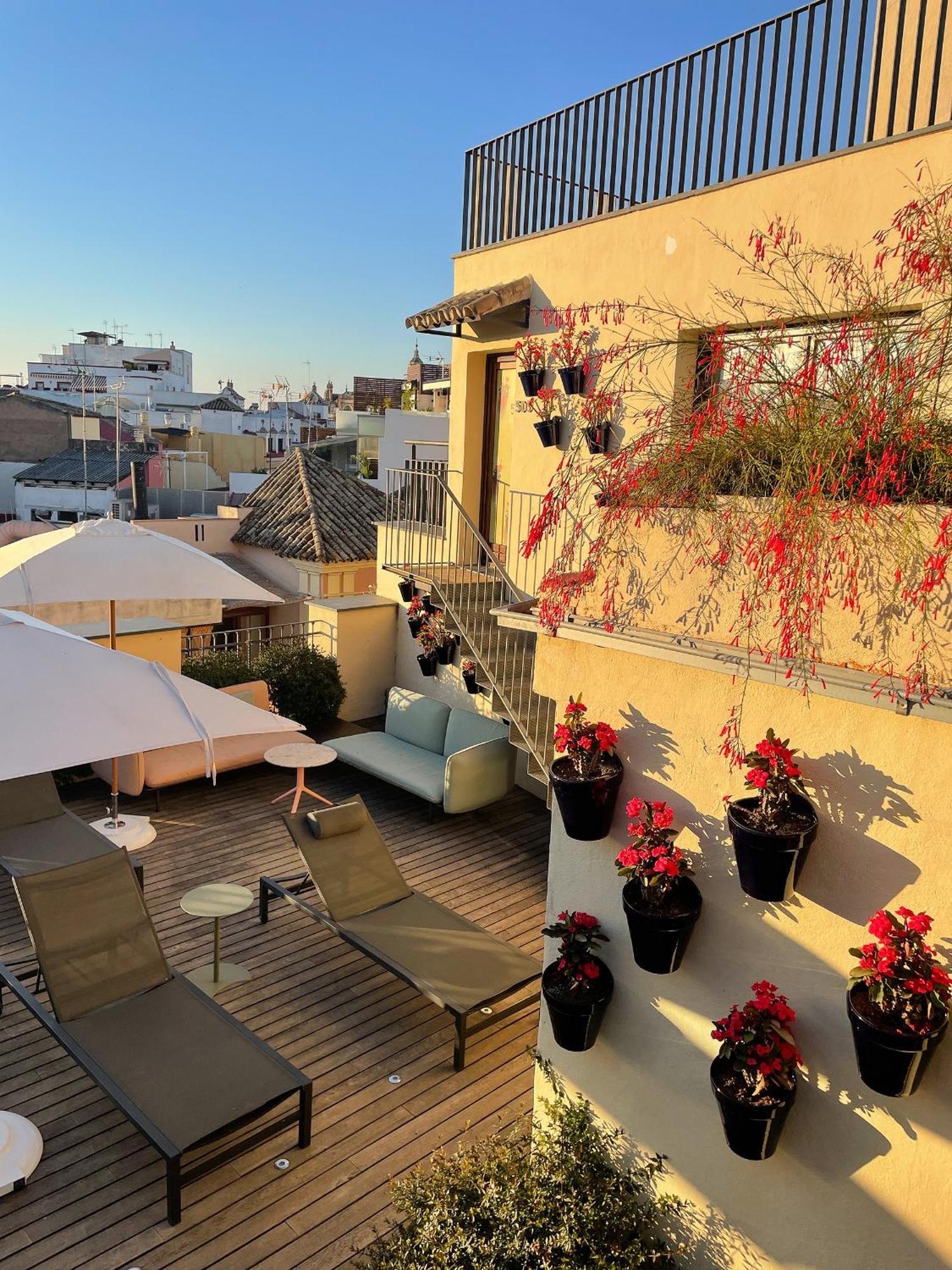 Eme Catedral Mercer Hotel Sevilla Exteriör bild Rooftop terrace