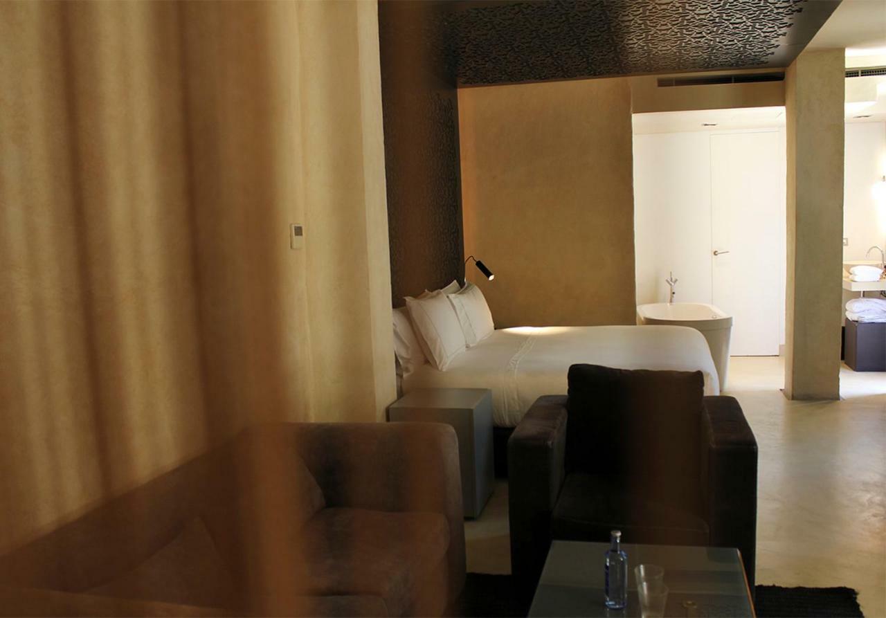 Eme Catedral Mercer Hotel Sevilla Exteriör bild A room at the hotel