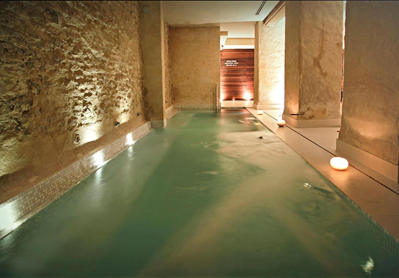 Eme Catedral Mercer Hotel Sevilla Exteriör bild A spa in Madrid, Spain